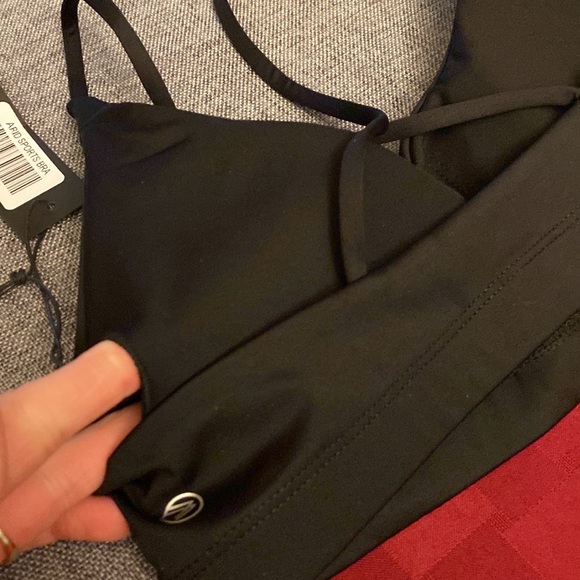 SAVVI ARID Small Black Scoop Neck Strappy Criss Cross Back Sports Bra - Picture 8 of 8